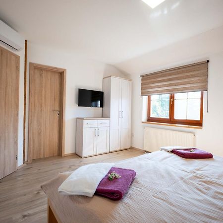 Papi Apartman Valtice Buitenkant foto