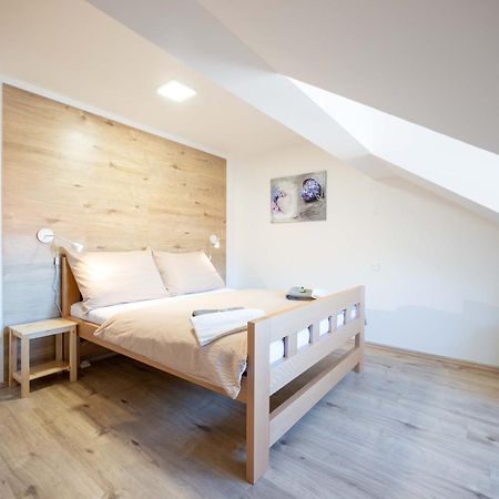 Papi Apartman Valtice Buitenkant foto