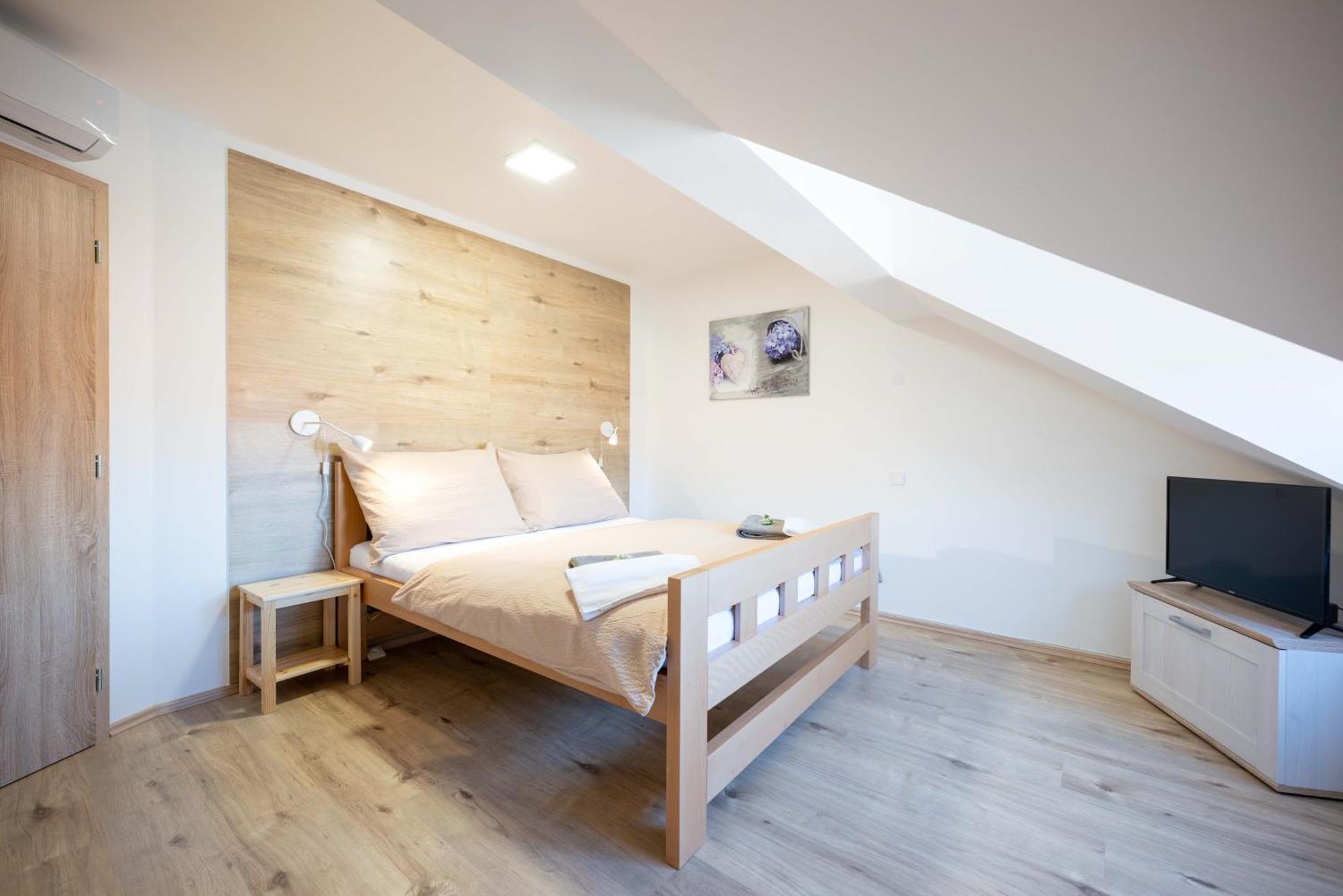 Papi Apartman Valtice Buitenkant foto
